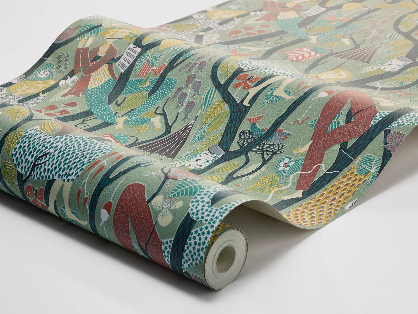 The longer you look, the more whimsical details that appear in our Melodi wallpaper. Vibrantly colored in lush green tones, playful figures climb winding branches among leaves, cobwebs, and flowers in this imaginative Stig Lindberg design.