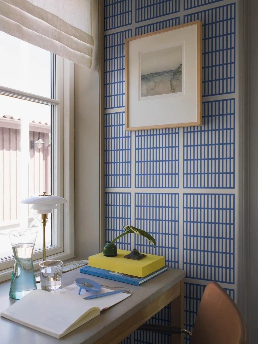 This Alvar Aalto 14/6 wallpaper features a strict, brick-inspired pattern of 14 squares across and 6 down.