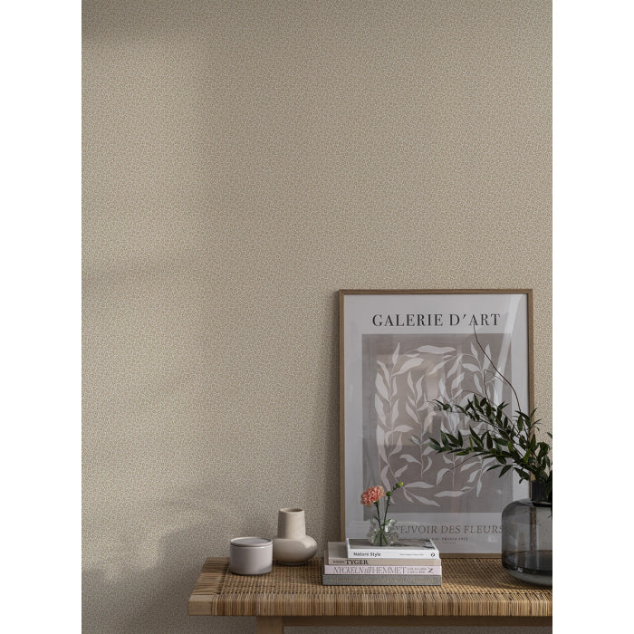 Smulan wallpaper with a subtle little flower, which is both modern and classic.