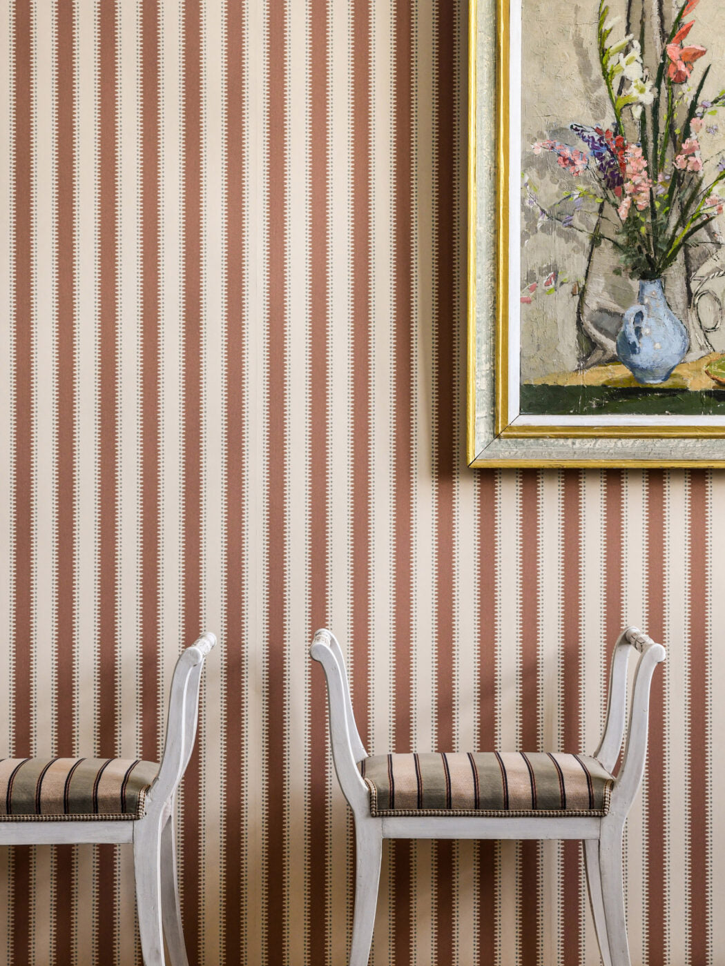 Make a stripe with jagged edges, add some dots and you’ll get a decorative, more playful striped wallpaper.