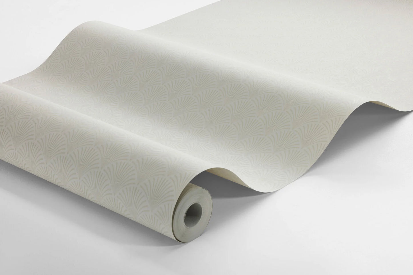 Enhance your interior with the timeless charm of our Samira wallpaper in soft and relaxed beige tones on an almost white background