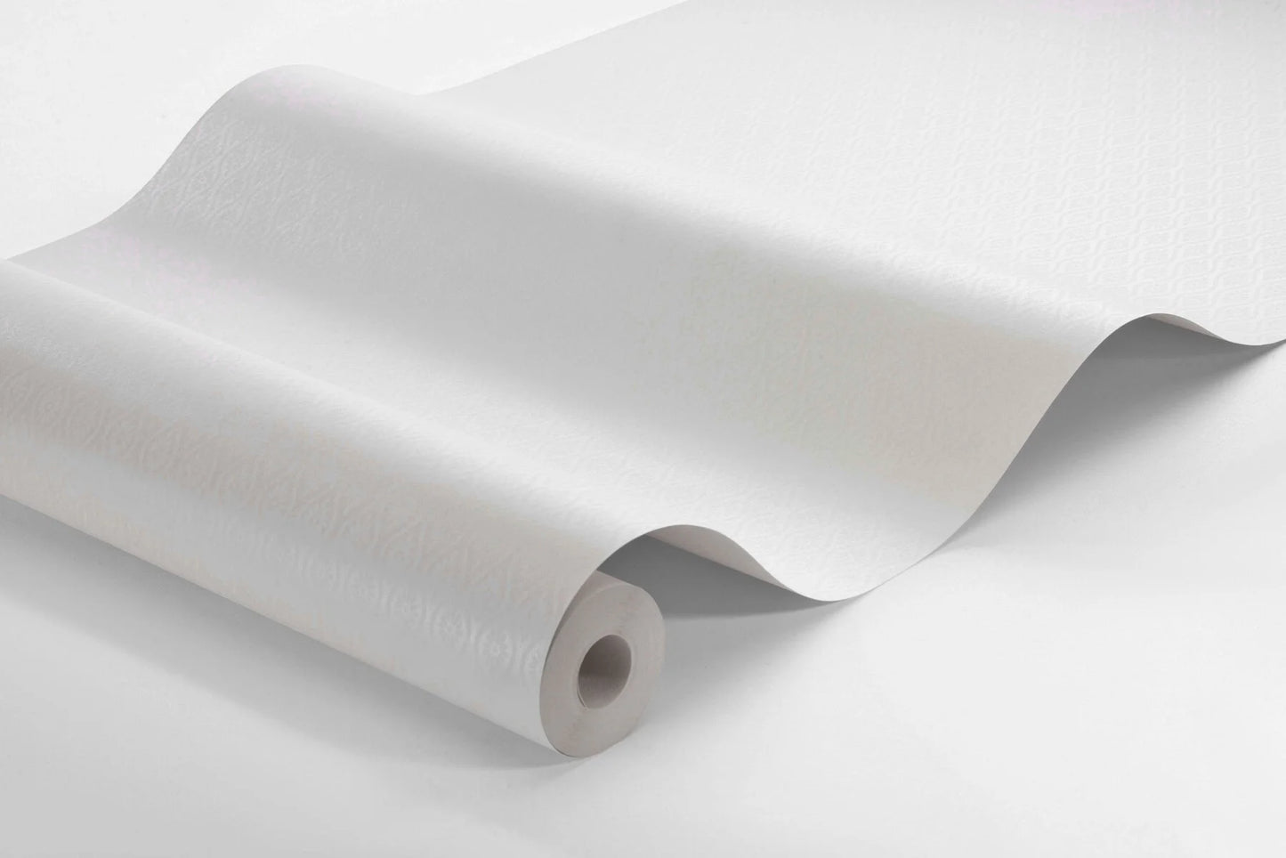 Discover the harmonious charm of Moa wallpaper, in a fresh white palette with a hint of shimmer.