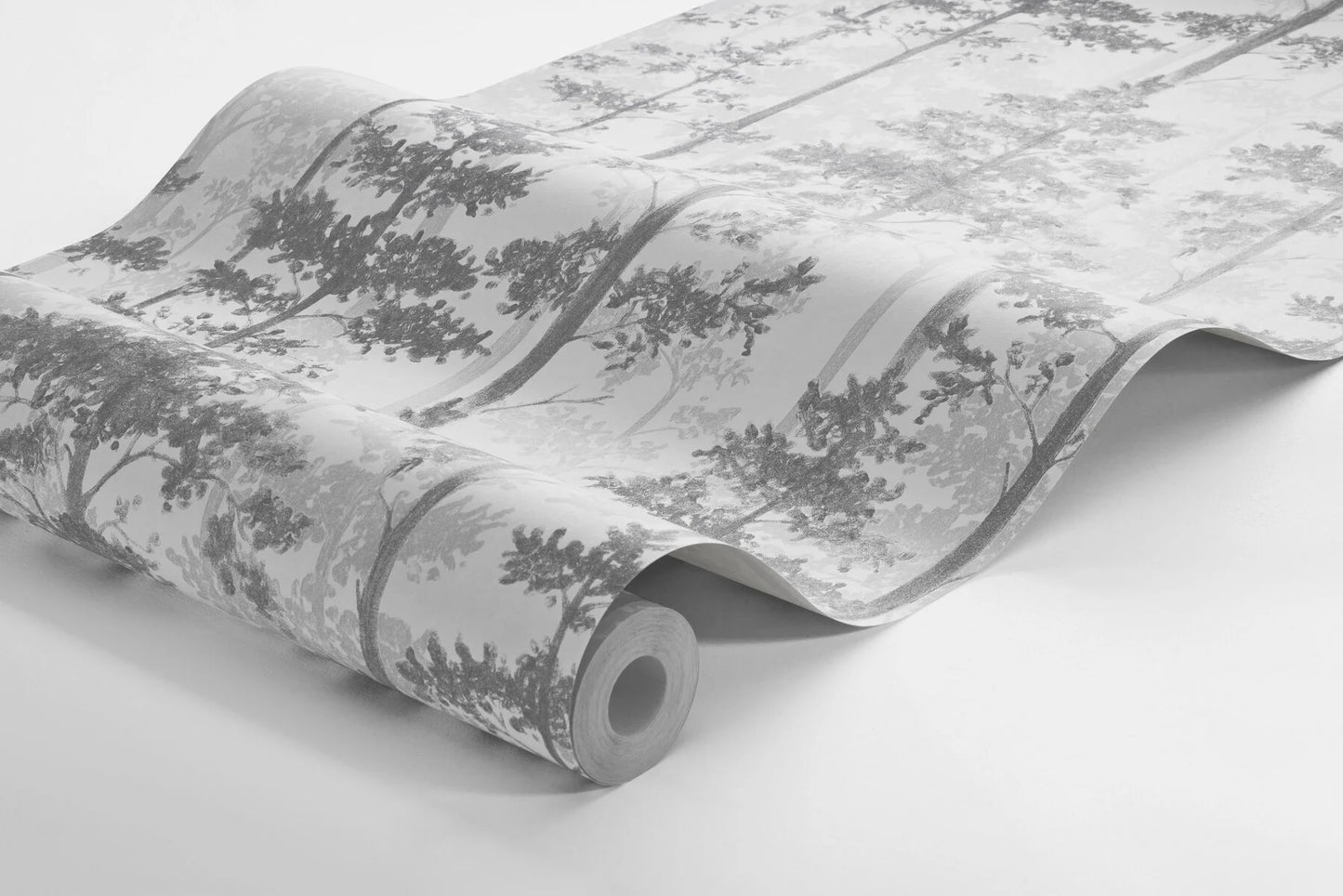 Colored in a subtle yet eye-catching black and white color scheme, our Ronja wallpaper oozes Scandinavian style and calm character.