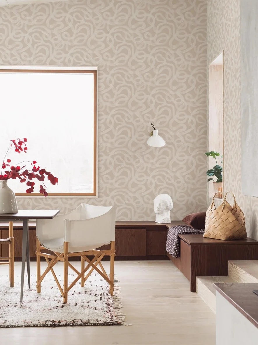 Experience the serene elegance of our Curve wallpaper with white detailing on a soft putty white backdrop.