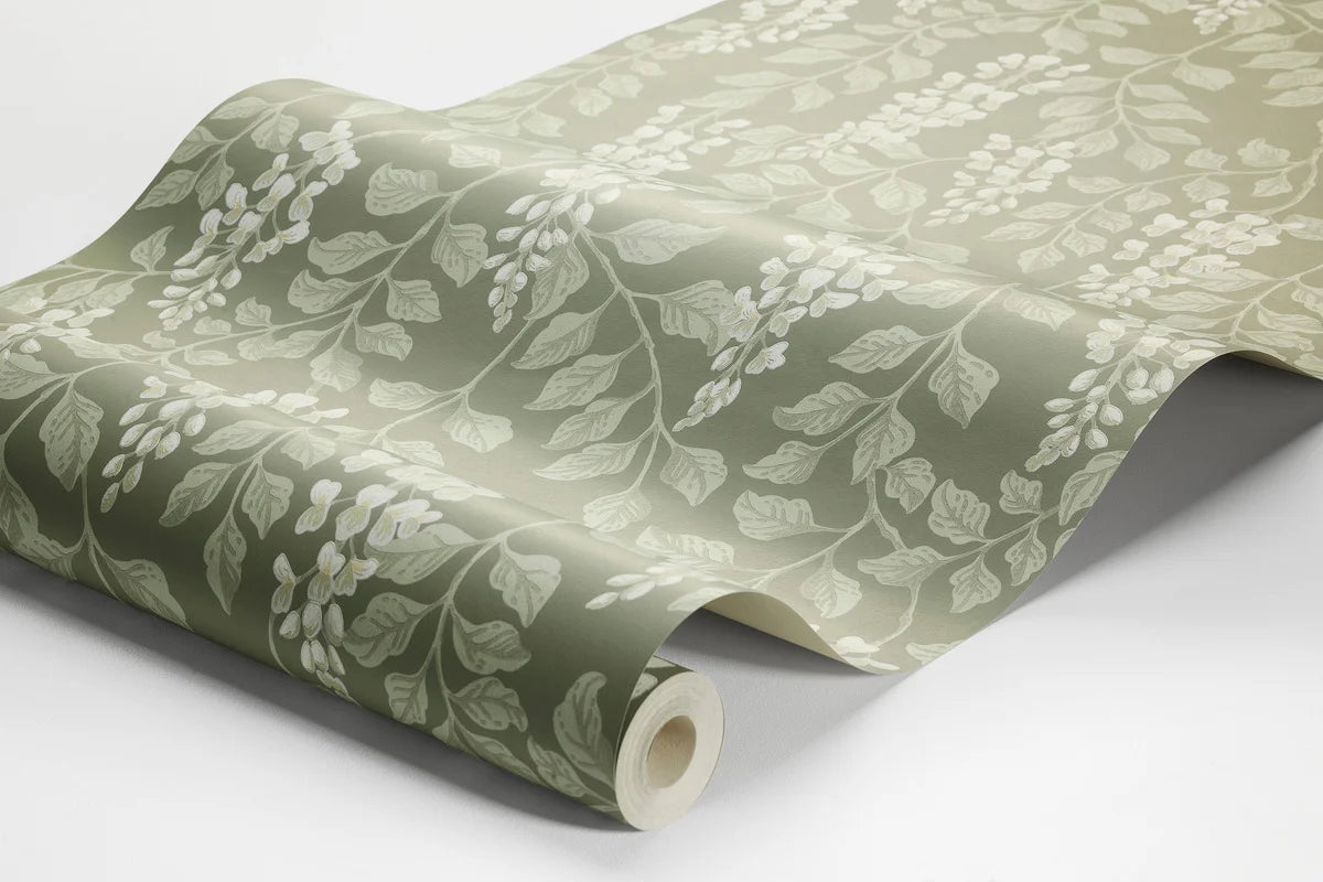 Enjoy natural and harmonious beauty with our Blåregn wallpaper in a dreamy warm green color scheme.