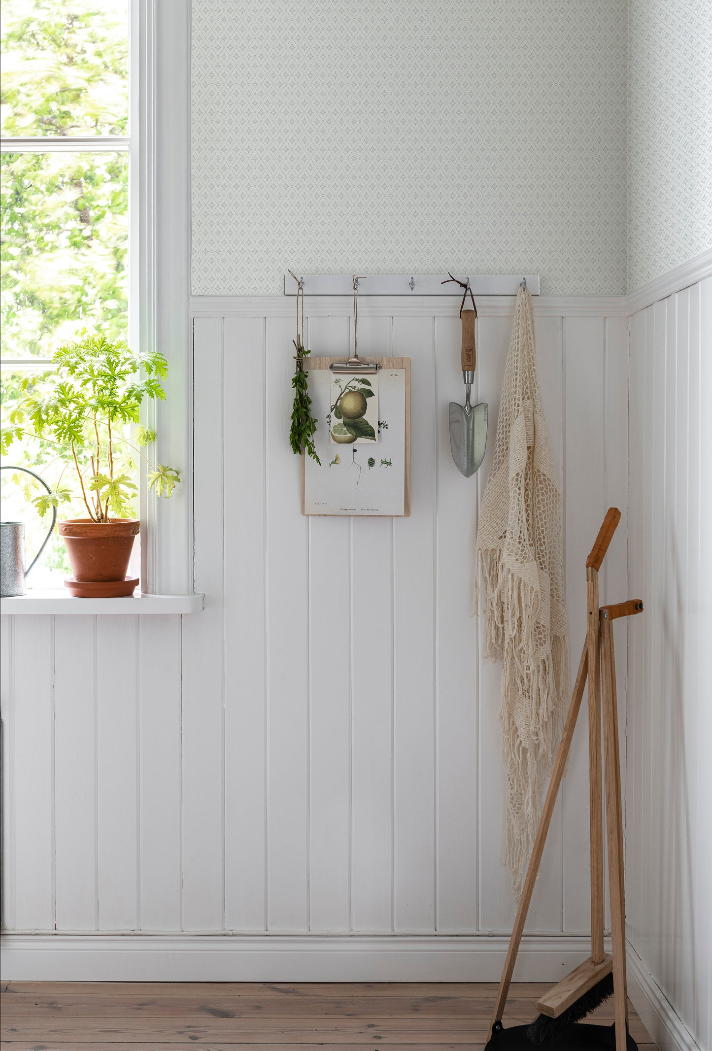 Lillstjärna wallpaper is a beloved classic that never ceases to be popular.