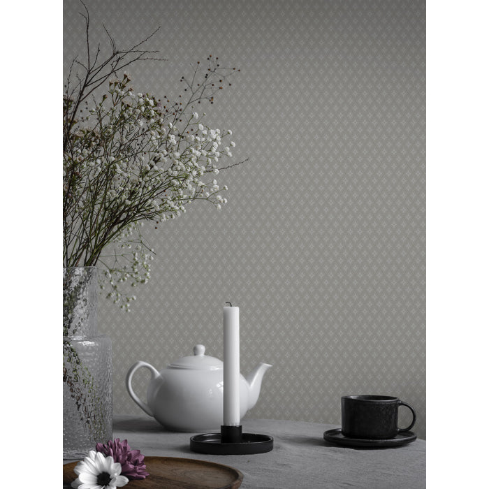 Lillstjärna wallpaper is a beloved classic that never ceases to be popular. Small, detailed, and friendly.