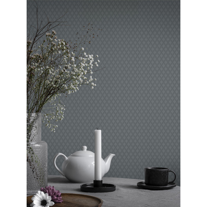 Lillstjärna wallpaper is a beloved classic that never ceases to be popular.