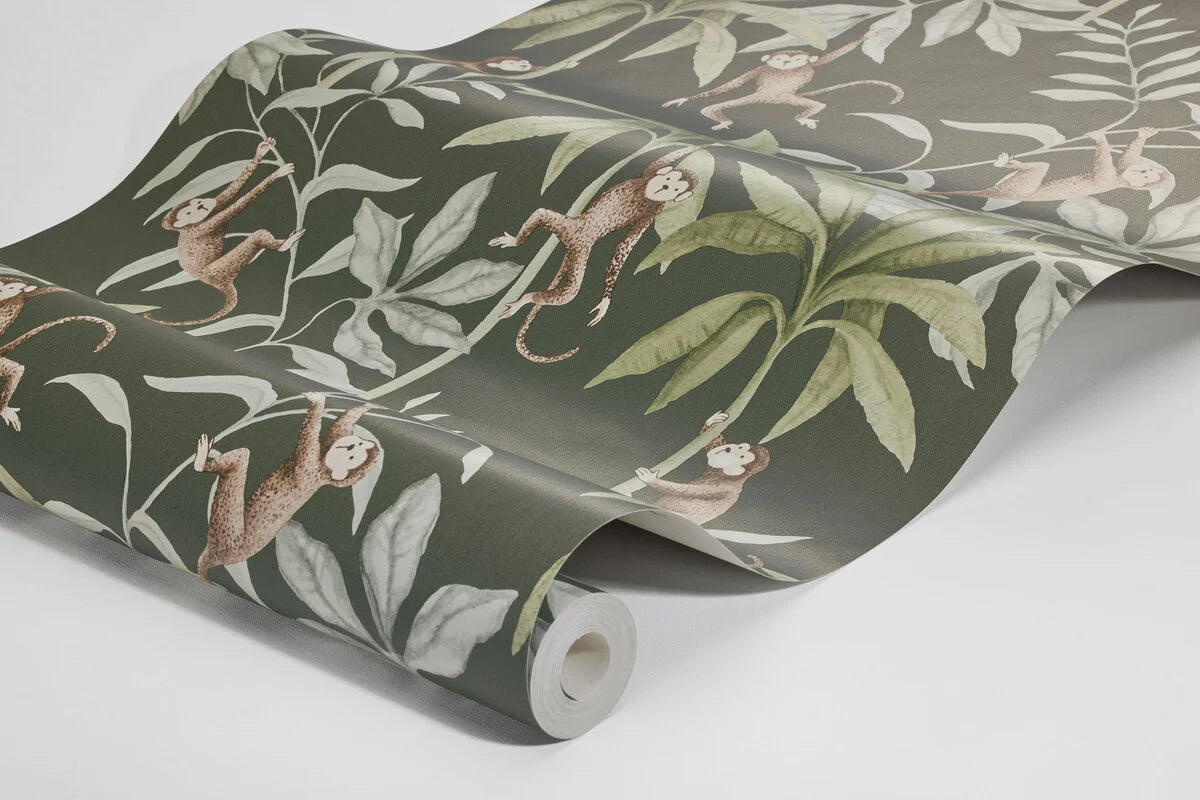 Colored in lush, flourishing tones of green and brown our Jungle Friends children’s wallpaper is ornamental and adorable.