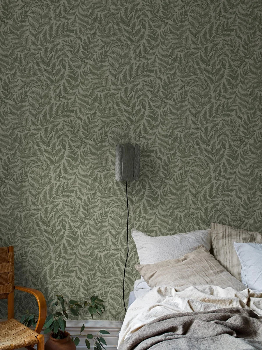 Colored in a gentle grey-green palette, our Ferns wallpaper creates a soothing and harmonious feel in rooms.