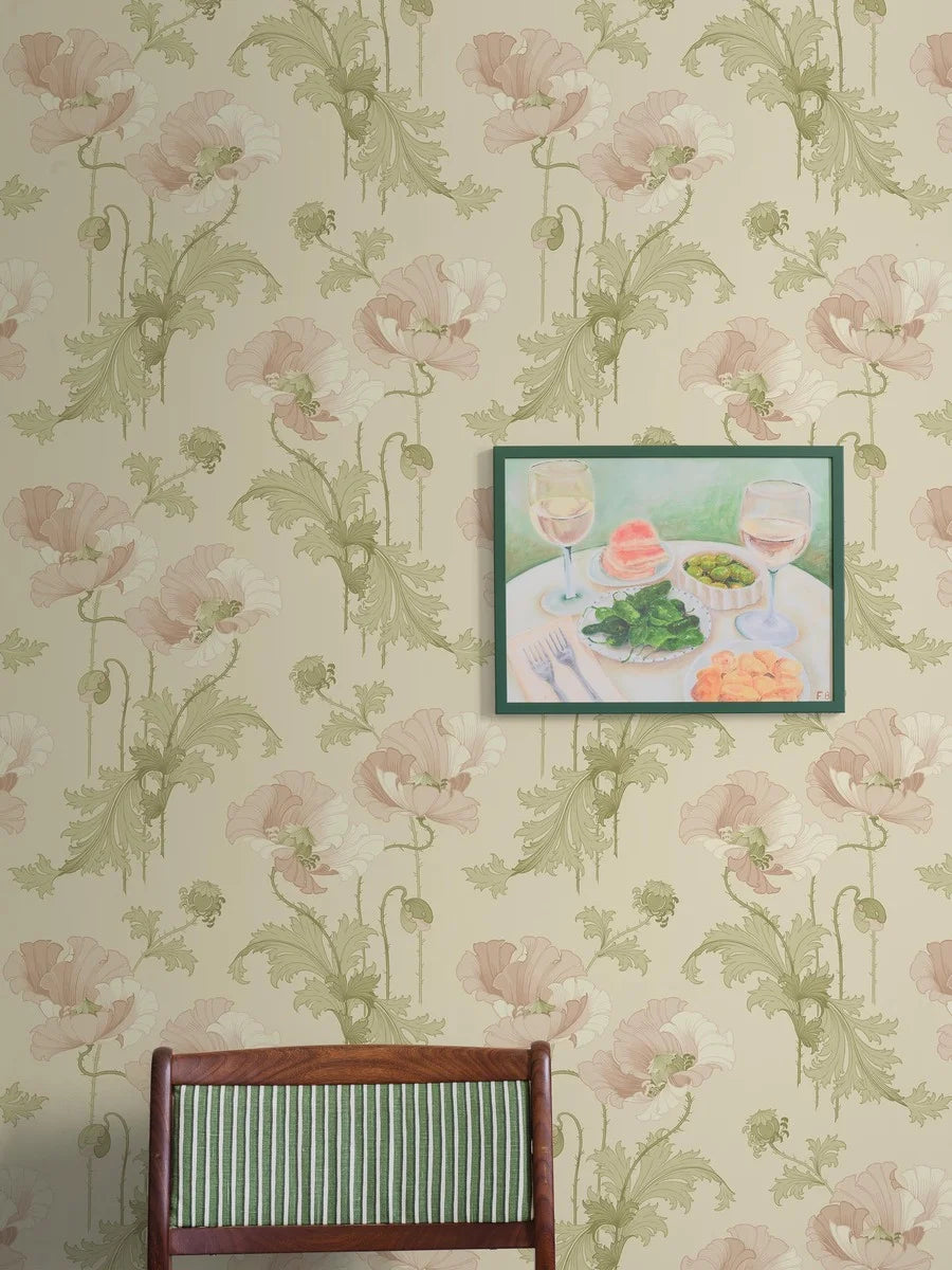 This Vallmo wallpaper is a romantic Art Nouveau pattern from the early 1900s.