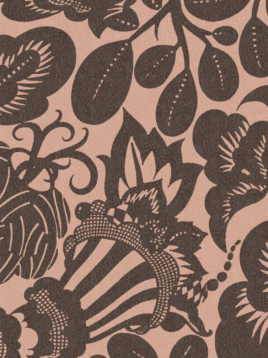 Designed in 1914 by Dagobert Peche, this Semiramis wallpaper takes its name from the ancient queen who created the Hanging Gardens of Babylon.