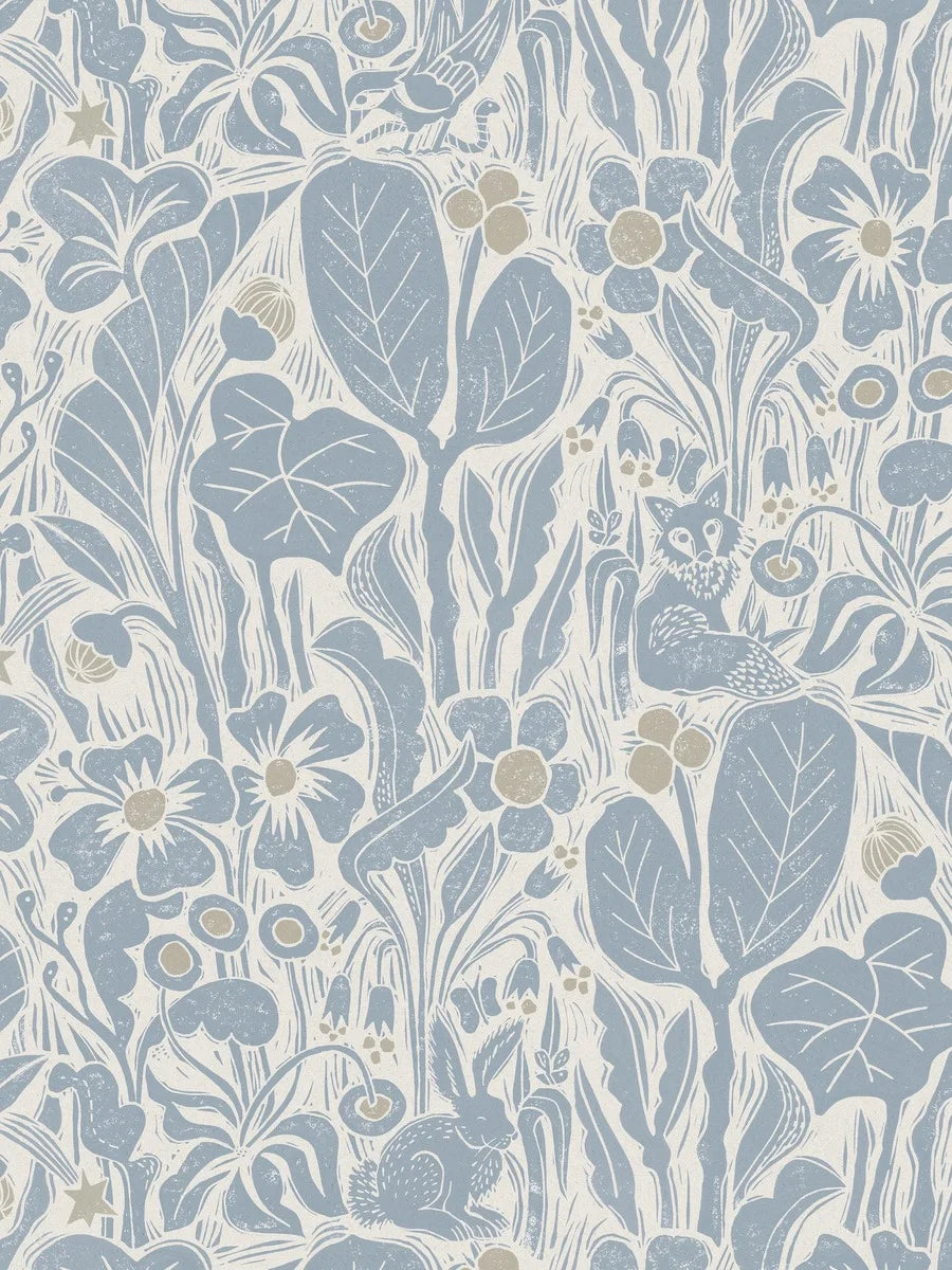 With the floral wallpaper Vårstället, designer Hanna Werning has created a calm, invigorating space for relaxation.