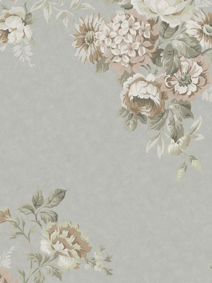 Hortensia Grand is a magnificent mural wallpaper where hydrangea, dahlia, and rose intertwine in a hand-painted pattern.