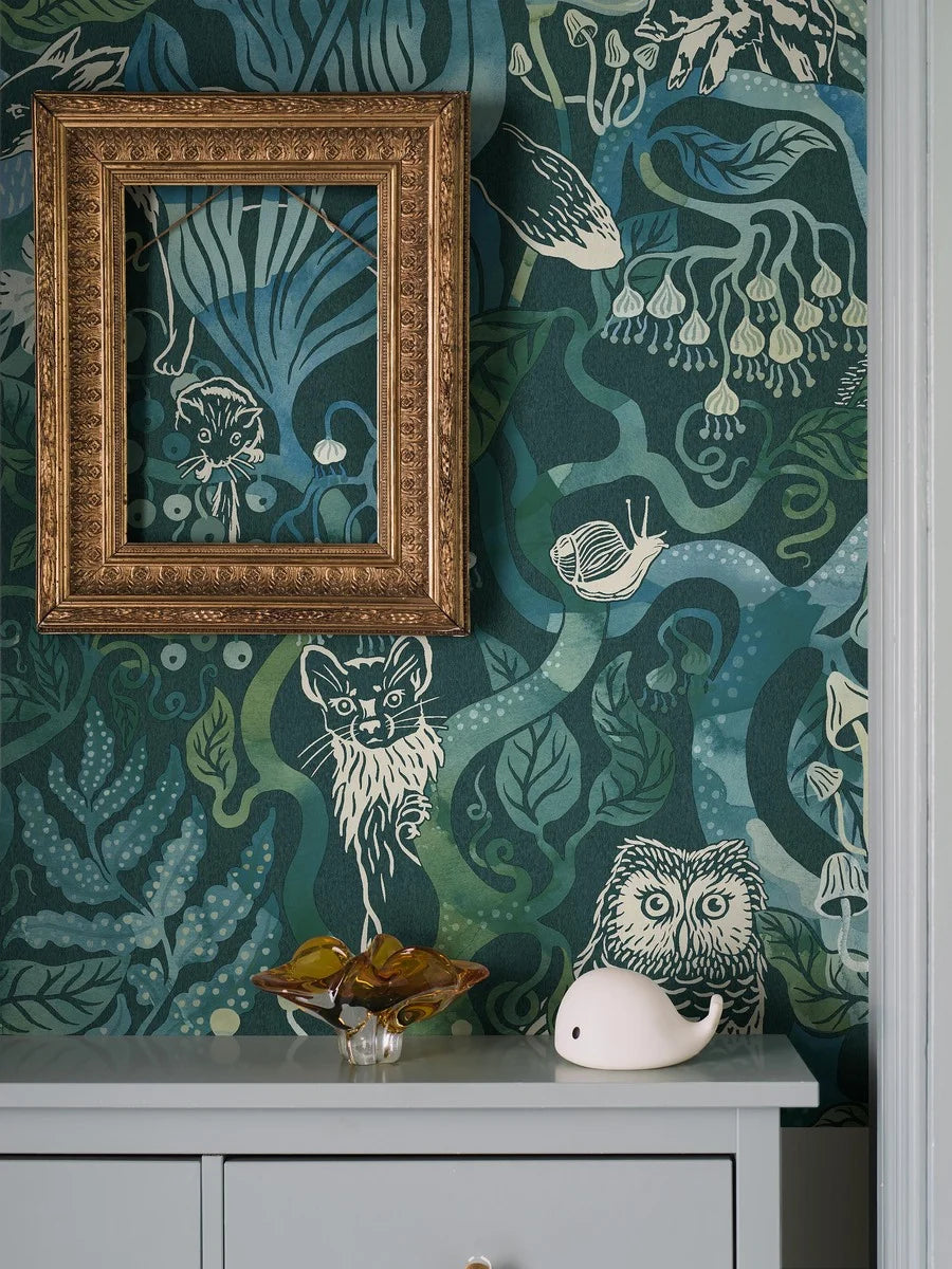 The wallpaper is an enlarged digital reprint of the Magic Woods children’s design – like an enchanting wall painting!
