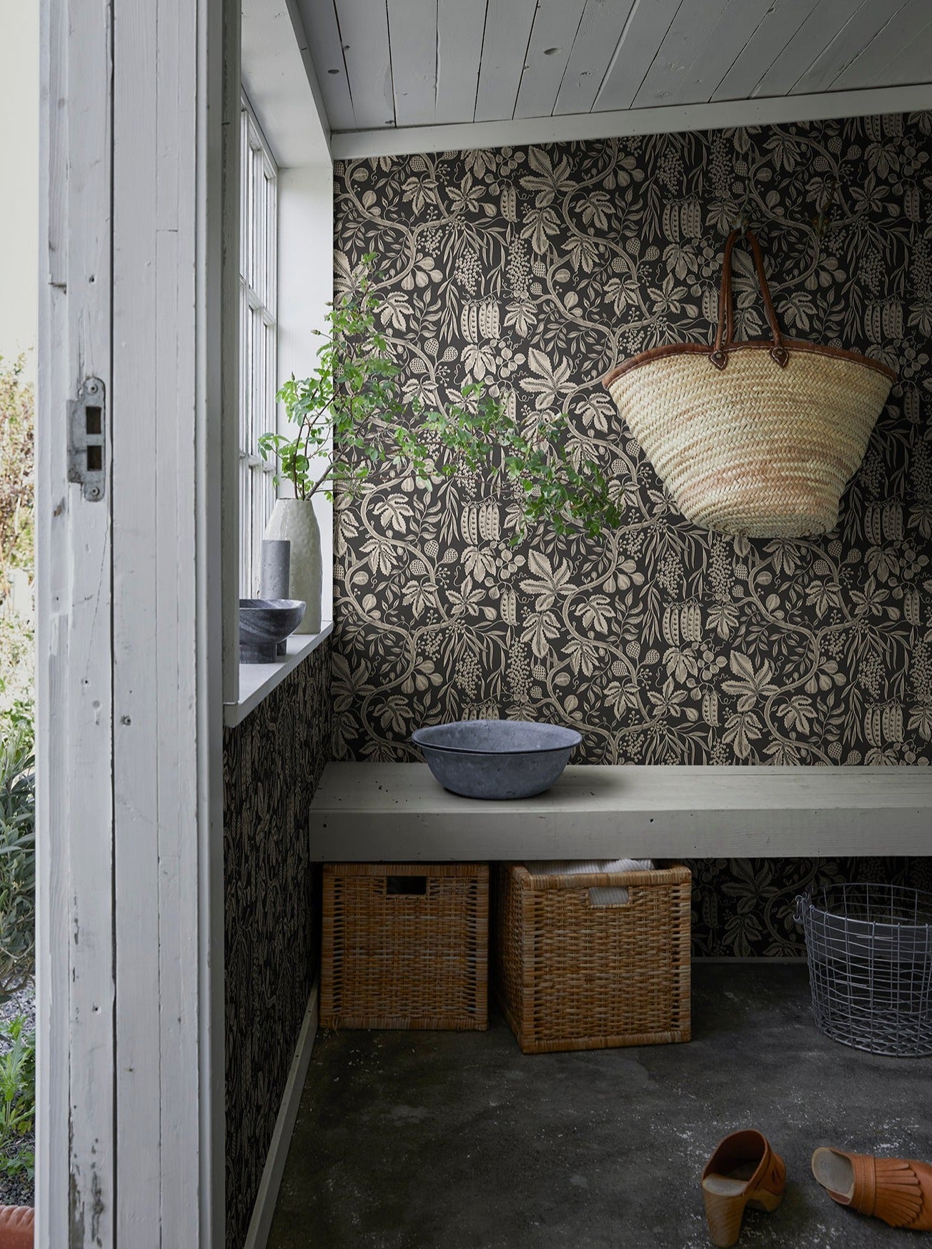 Fig Garden Charcoal - S10257