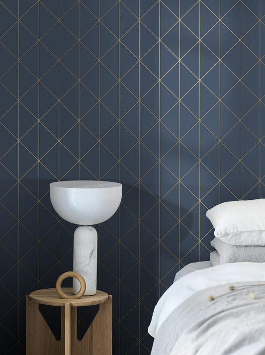 Strikingly simple, this beautiful geometric wallpaper is chic, stylish, and undeniably sophisticated.