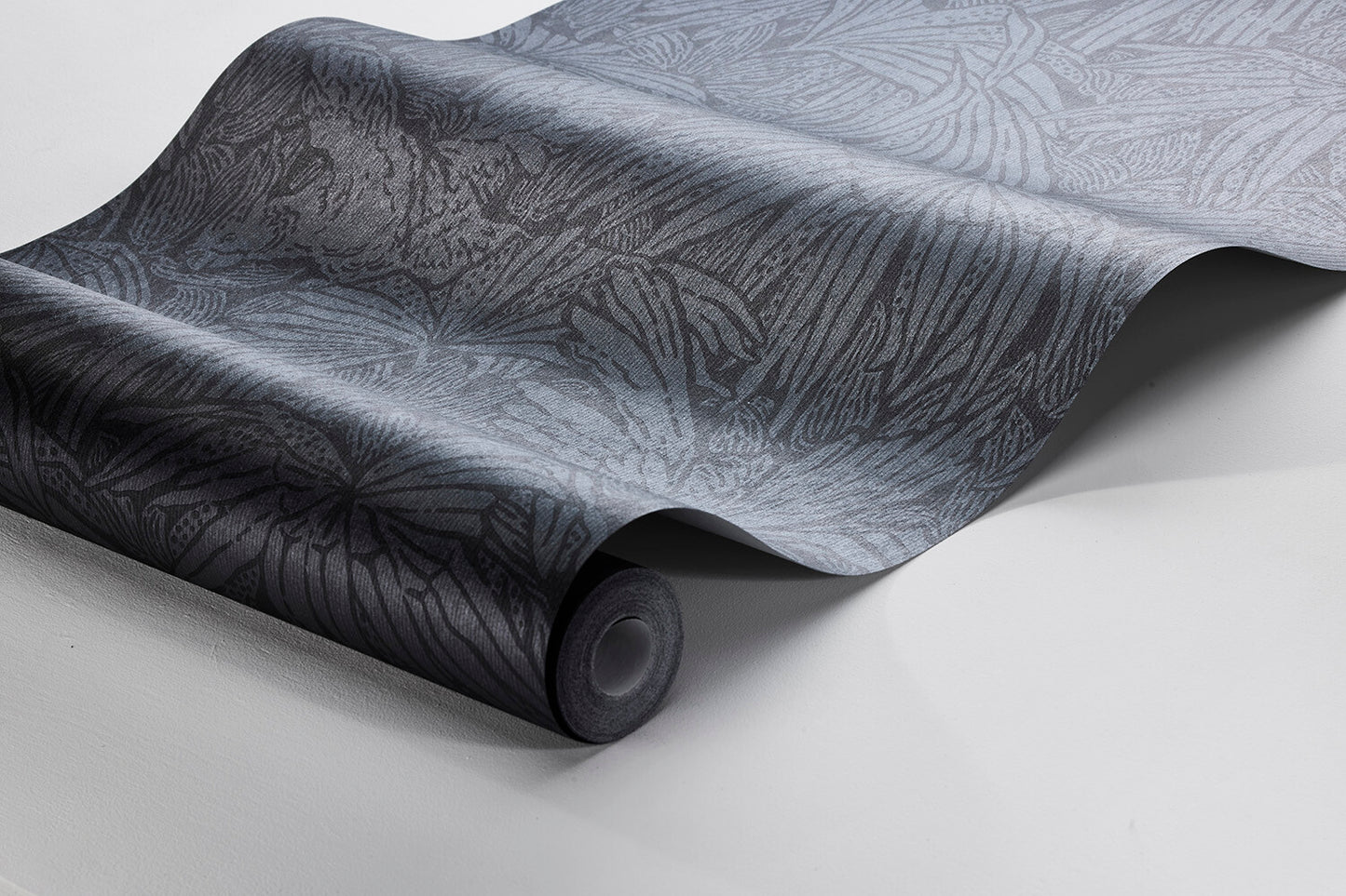 Hidden Parrot - 2278