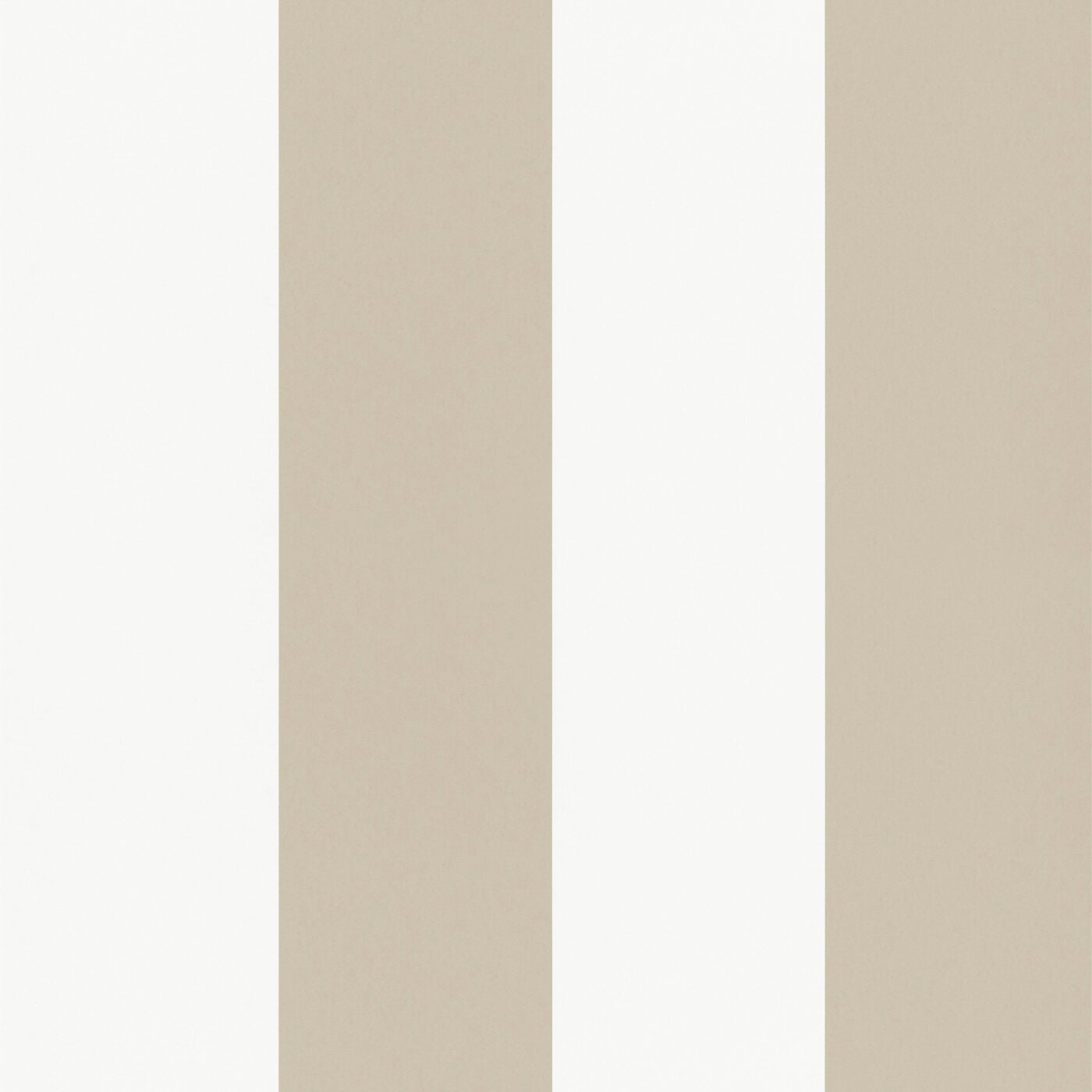 The stripes reappear when you catch a glimpse of the cold and clear water of Lake Åsunden through the wooden planks of the pier.