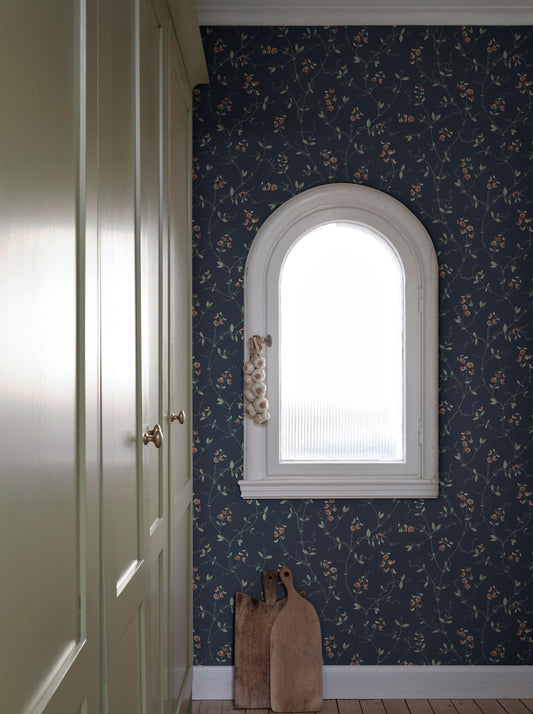 Sanna, one of our wallpaper favorites, floats with ease over the wall.