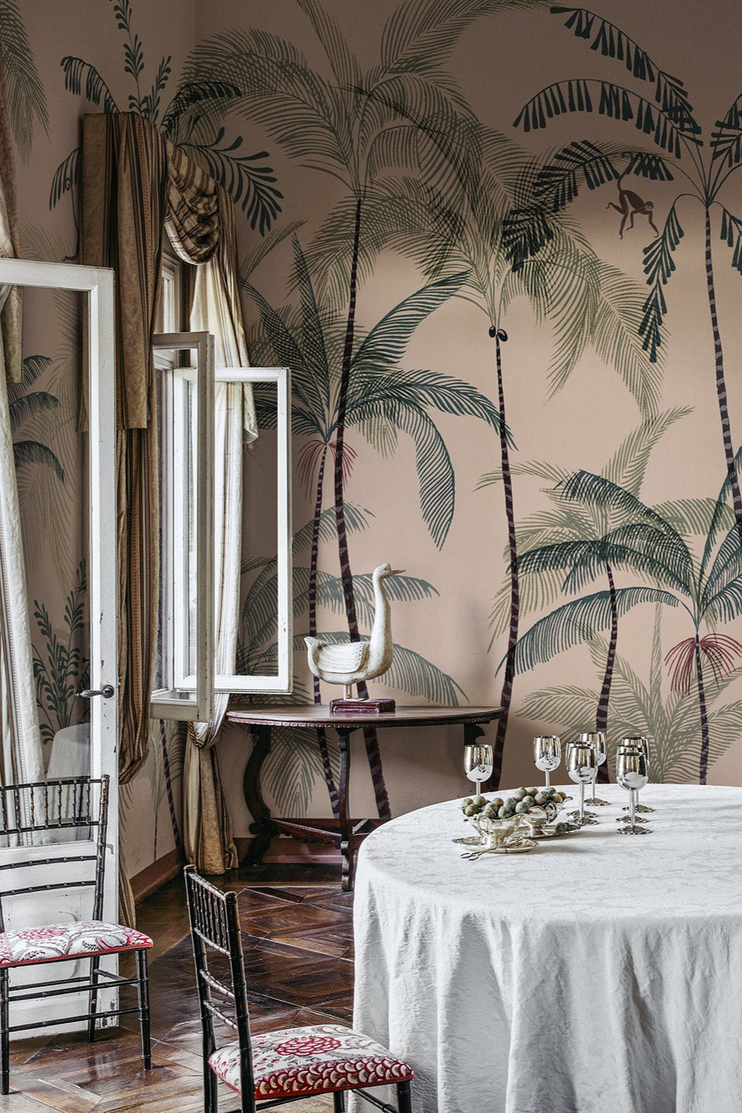 Louie, Pink - S10429 Mural