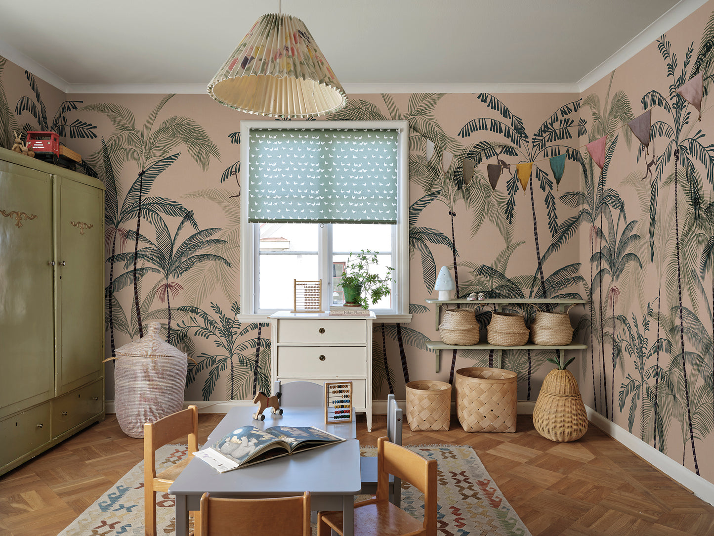 Louie, Pink - S10429 Mural