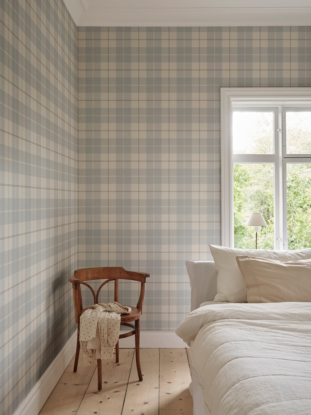 Ranold was part of the assortment for many years as a traditionally printed wallpaper.