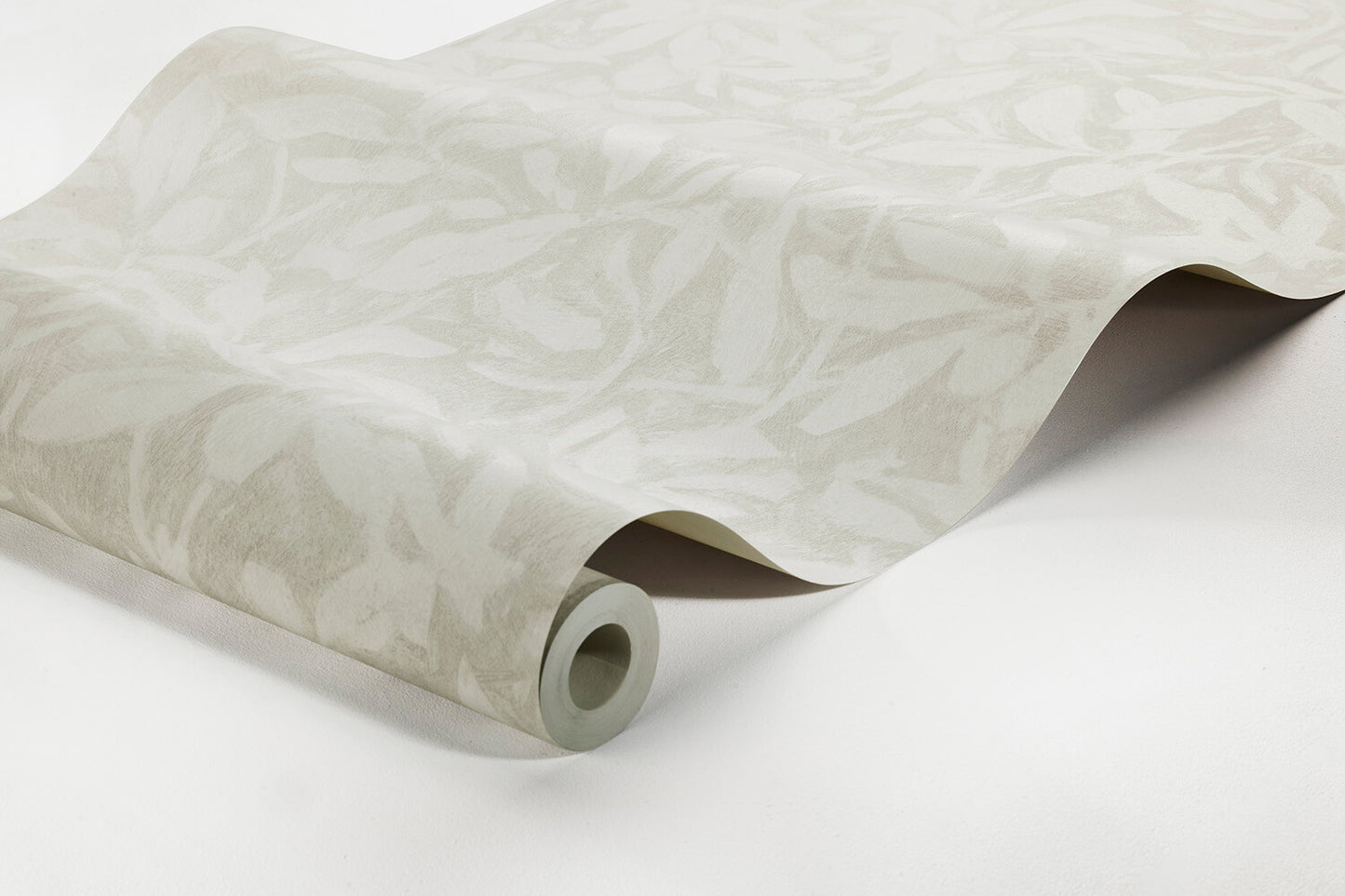 Colored in shades of a cool and on-trend grey tinted beige, our Skogsparken wallpaper is classic yet contemporary.
