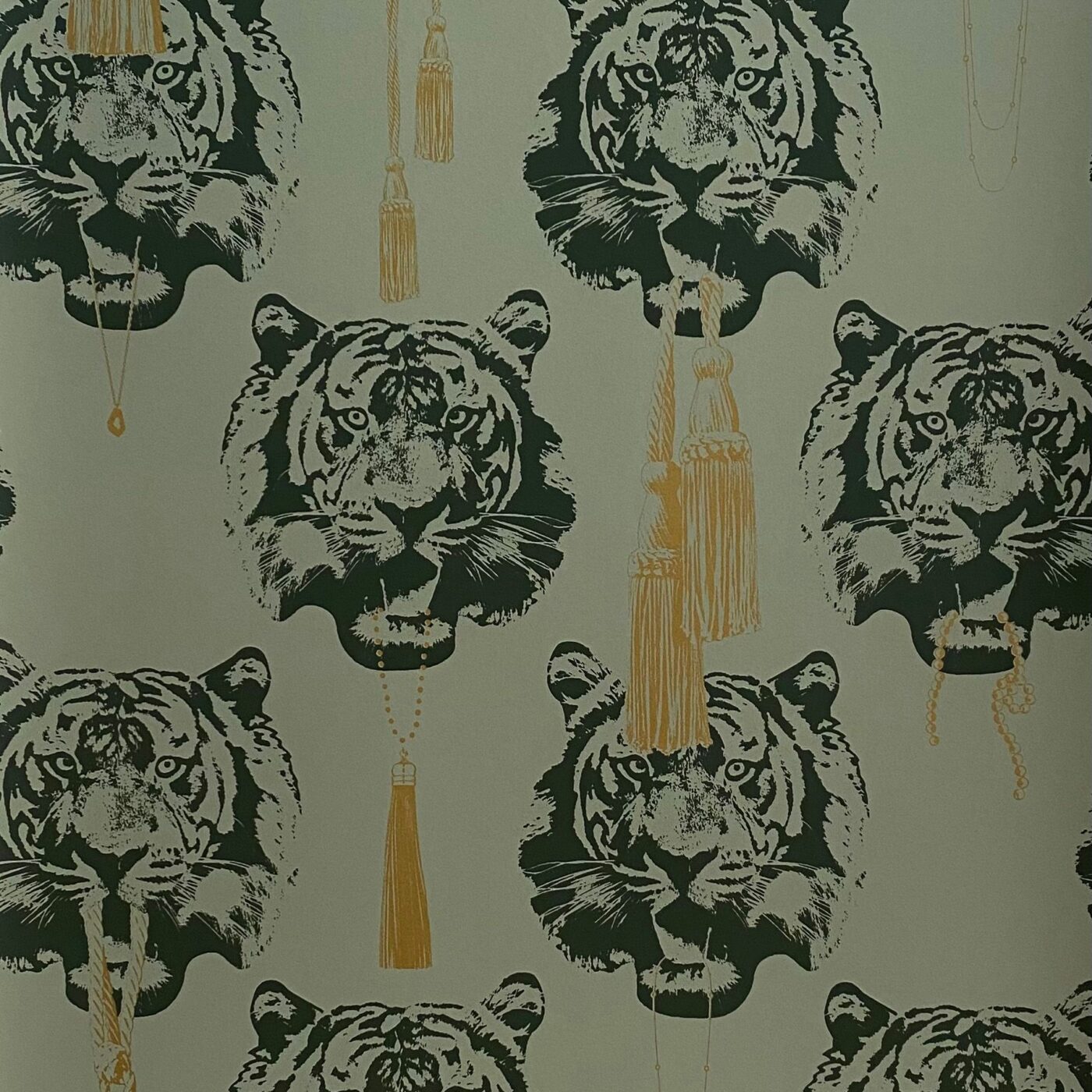 Incredibly popular wallpaper Coco tiger in green. With its lovely color and lovely pattern, it fits everything.
