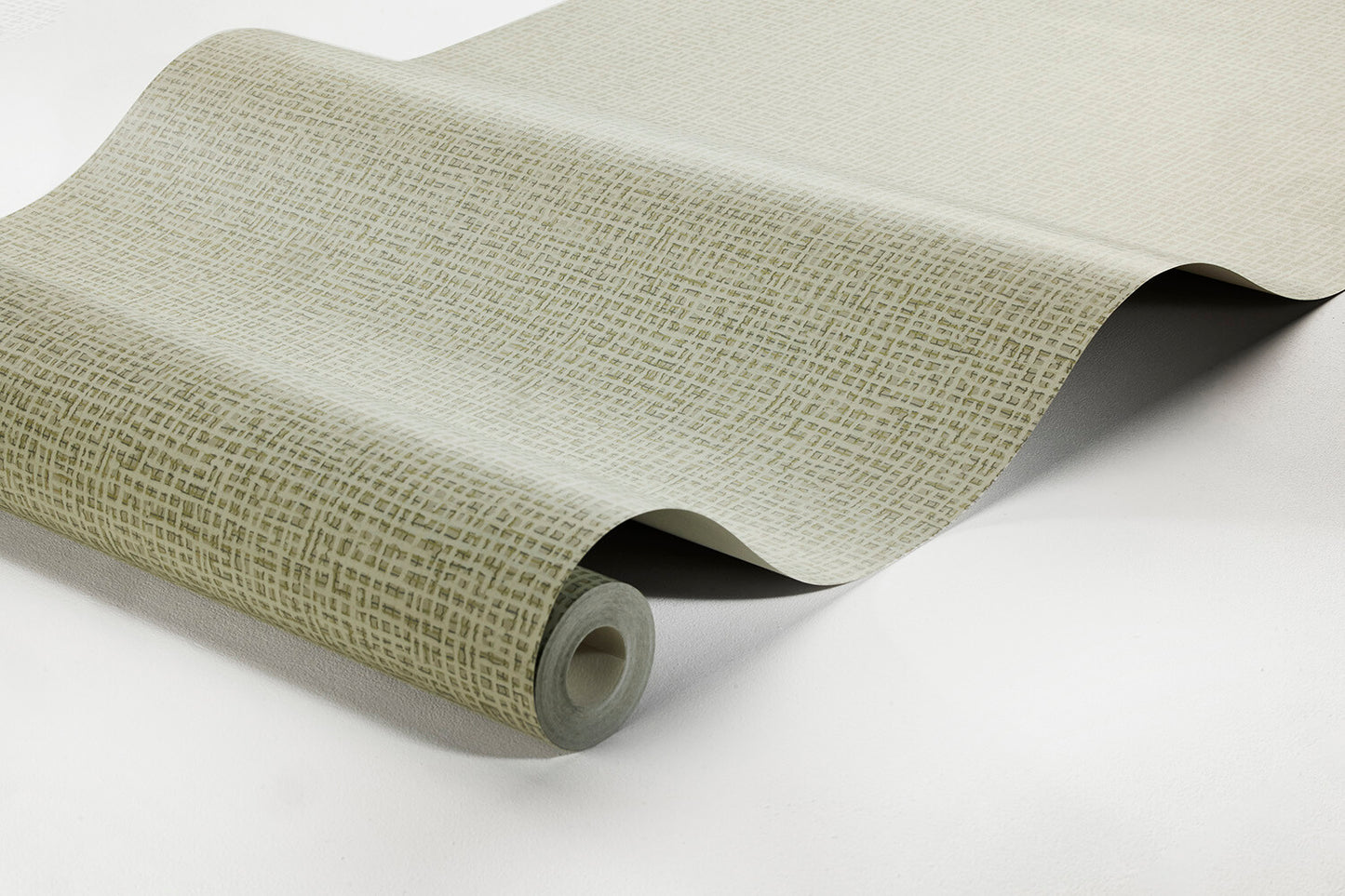 Colored in a fresh and stylish tone-on-tone sage green, our Vivalla wallpaper is inspired by the trends of the 1970s.