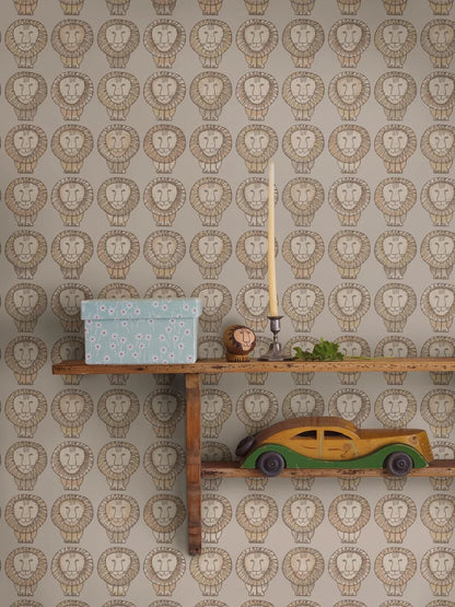 Lisa Larson’s ceramic lions from the 1960s are classic pieces of Scandinavian design. Now the pride of lions has a new lease of life in our Lejon wallpaper.