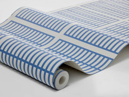  This Alvar Aalto 14/6 wallpaper features a strict, brick-inspired pattern of 14 squares across and 6 down. 
