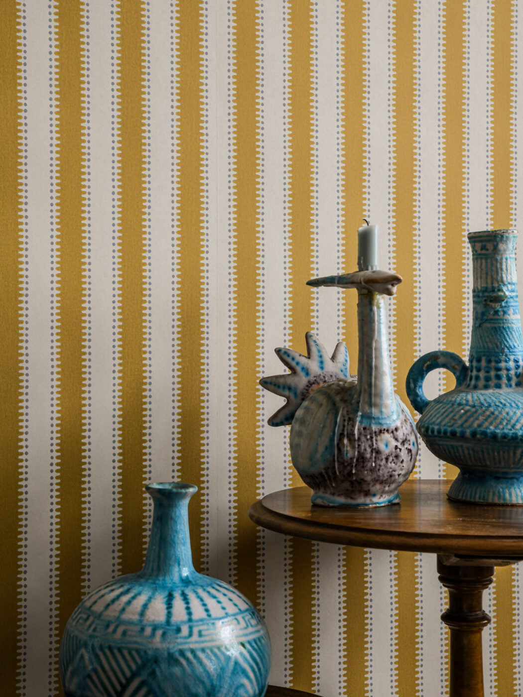  Make a stripe with jagged edges, add some dots and you’ll get a decorative, more playful striped wallpaper. 