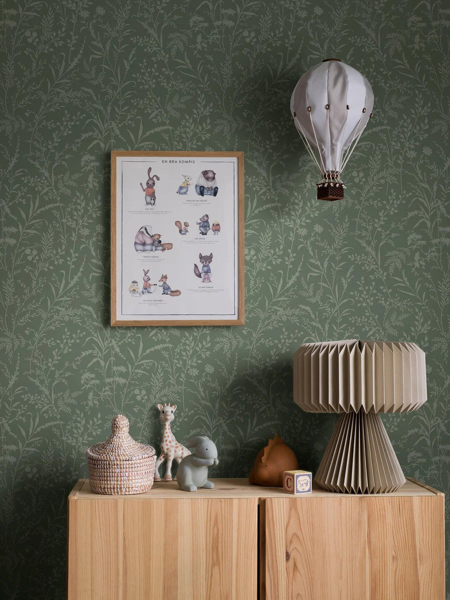 Colored in luscious dark green tones, our Florian wallpaper is the perfect mix of classic style, Scandinavian charm and modern expression.