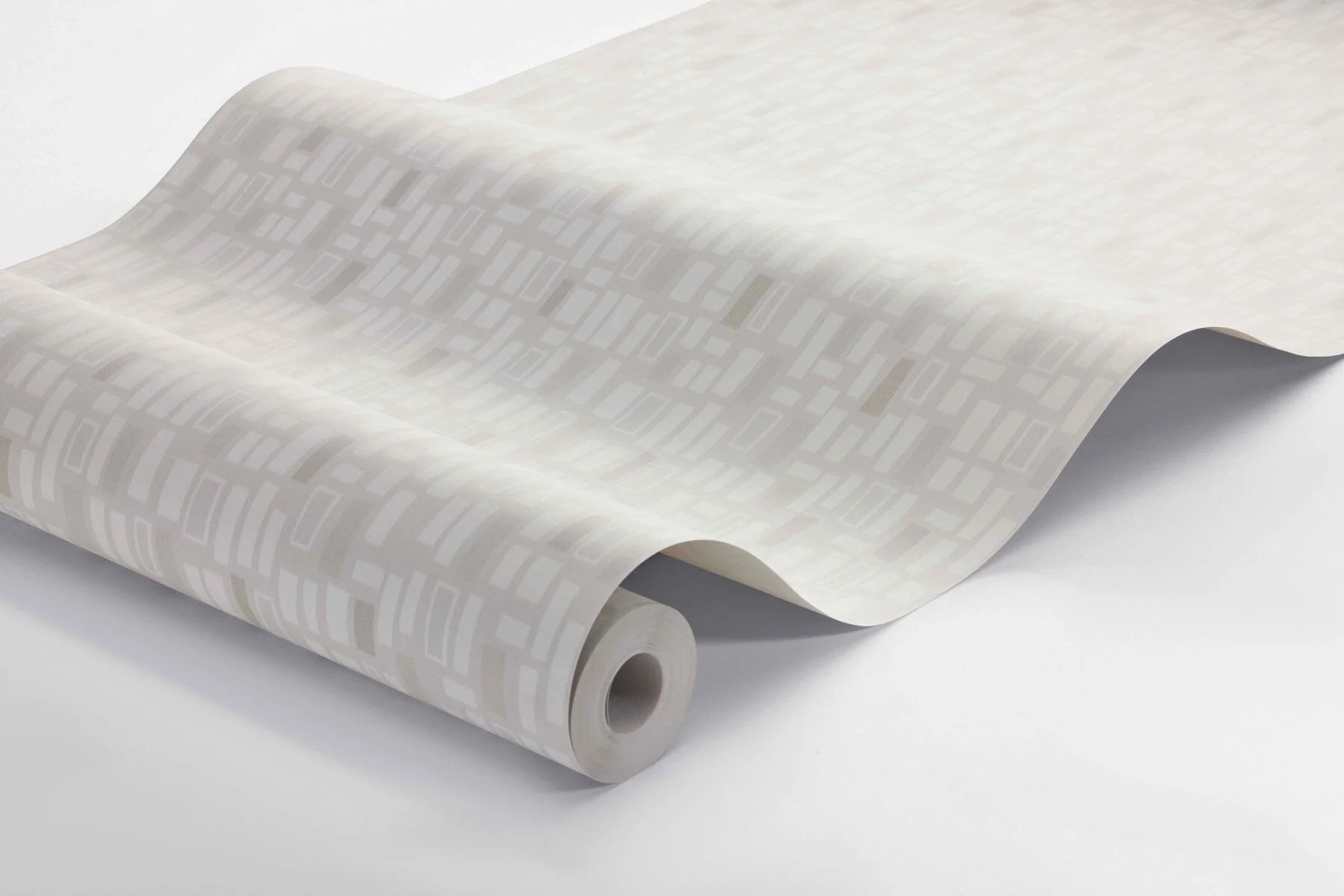 Colored in a warm and cozy palette of grey with hints of beige and brown, our Elvis wallpaper is contemporary and timeless.