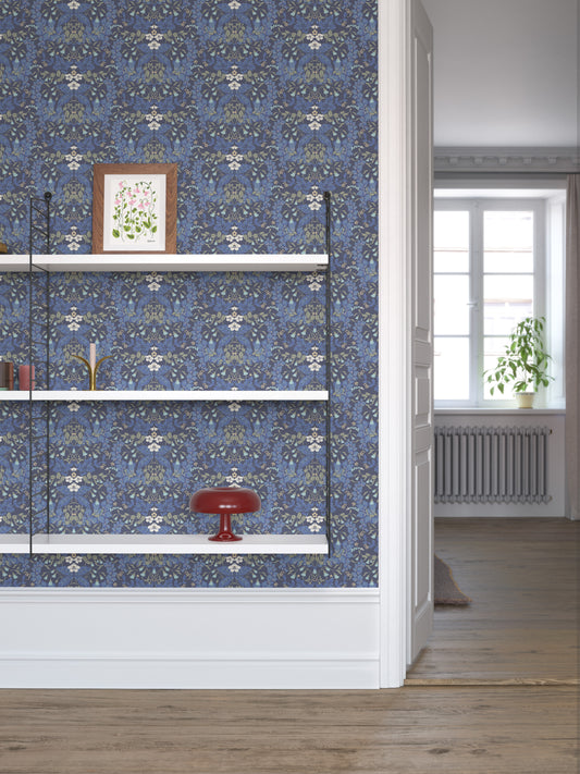 In the wallpaper pattern&nbsp;Saga, the forest's plants are brought to life. 