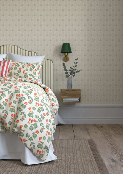 Our beautiful Hedvig is both an organic and graphic wallpaper pattern. 