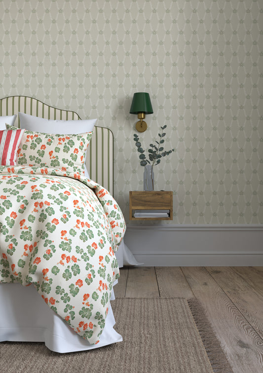Our beautiful Hedvig is both an organic and graphic wallpaper pattern. 