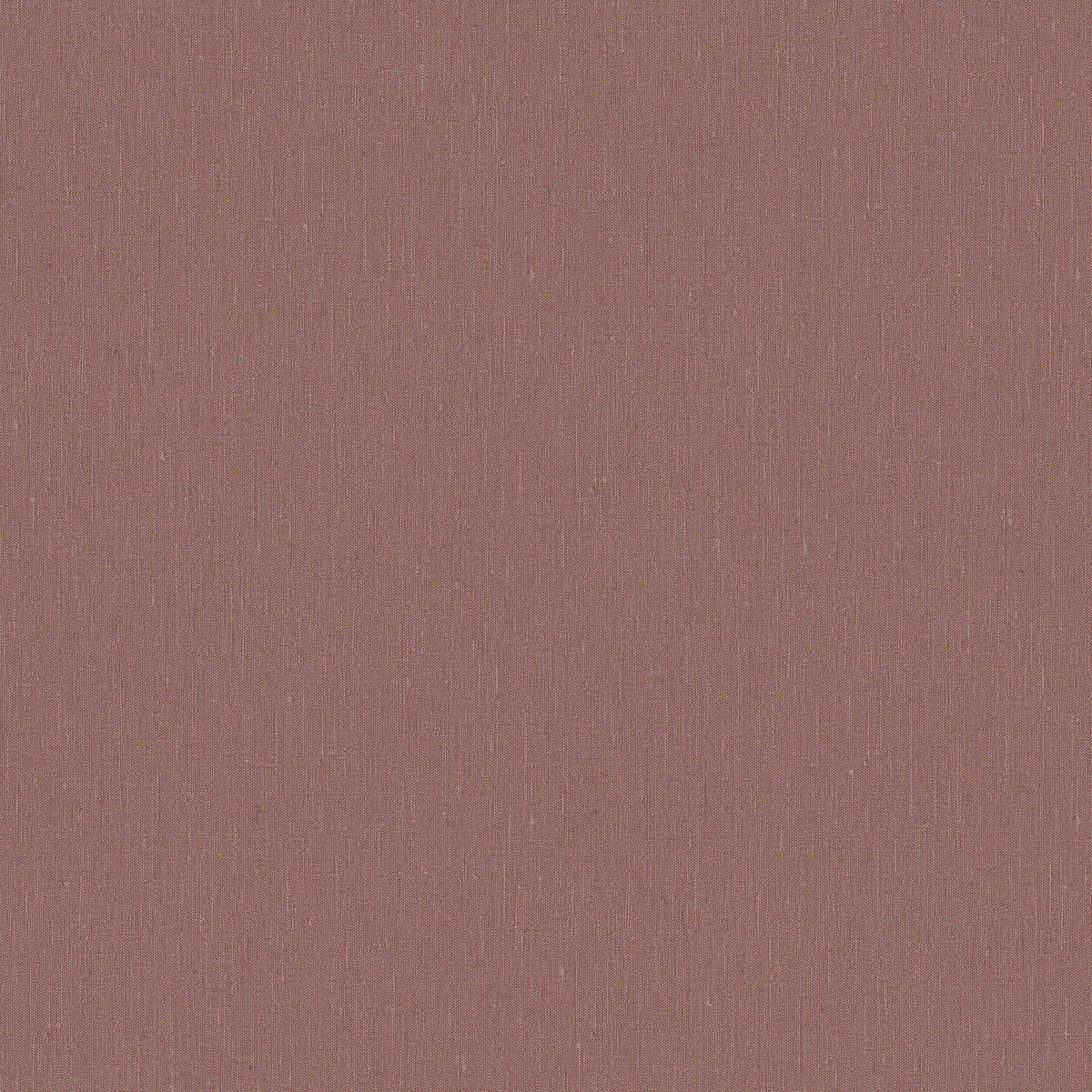Marsala Linen comes in a medium-dark, muted wine-red shade with a soft Blue undertone that gives the color balance and depth. The subtle linen texture lends the surface a lively expression and a gentle shimmer as the light falls across the wall.