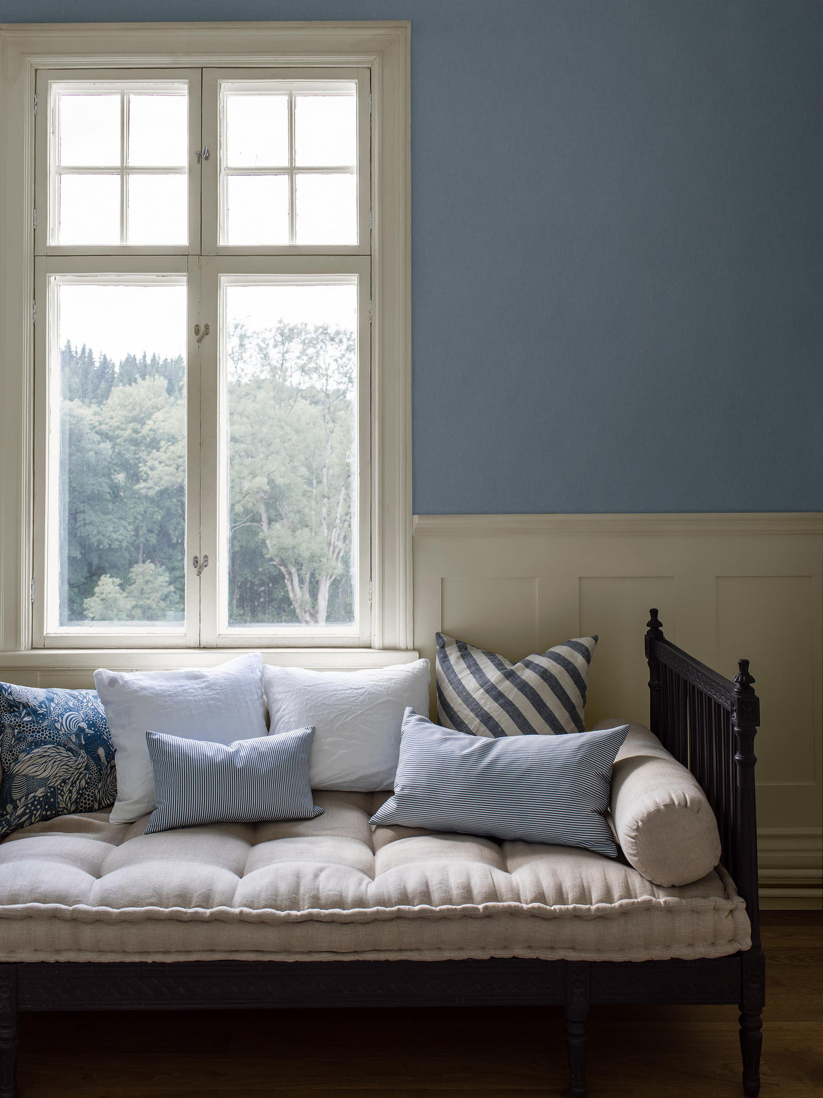 Blue Linen is an airy light blue wallpaper inspired by Scandinavian skies and fresh Nordic air.