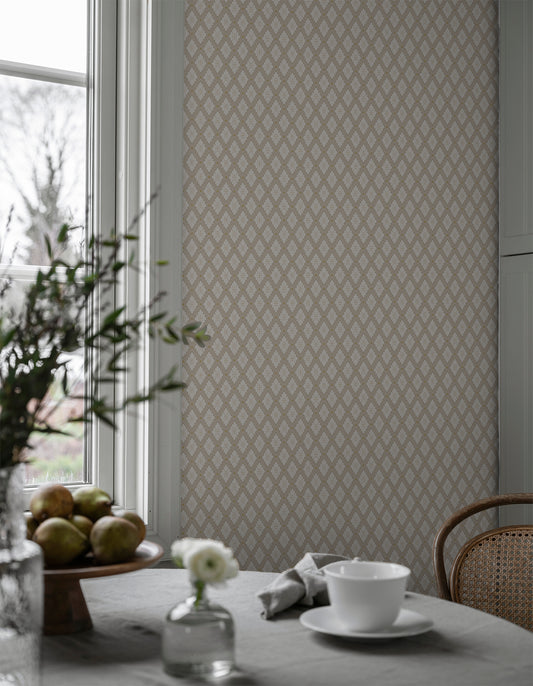 Our new wallpaper Selma is the younger sister of the popular Astrid.