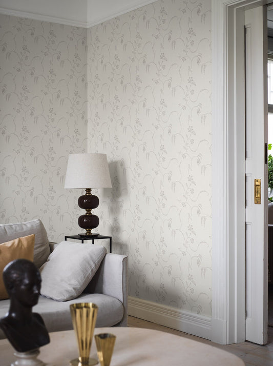 Timelessly elegant, our Elsie wallpaper is colored in bright and fresh tones of gray.