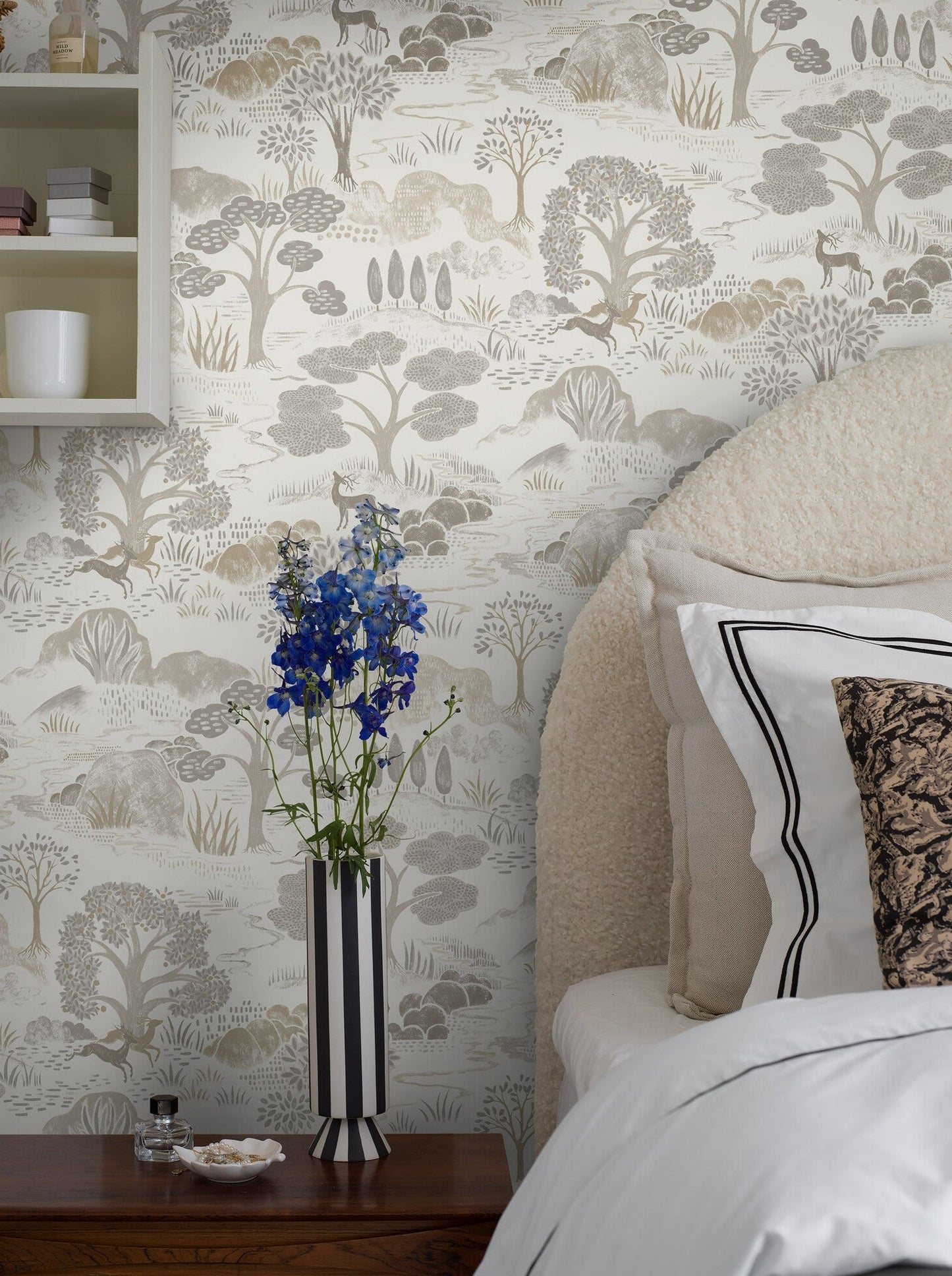 Set on a fresh white background with warm tones of gray and beige, our Diana wallpaper is brimming with adventure and excitement.