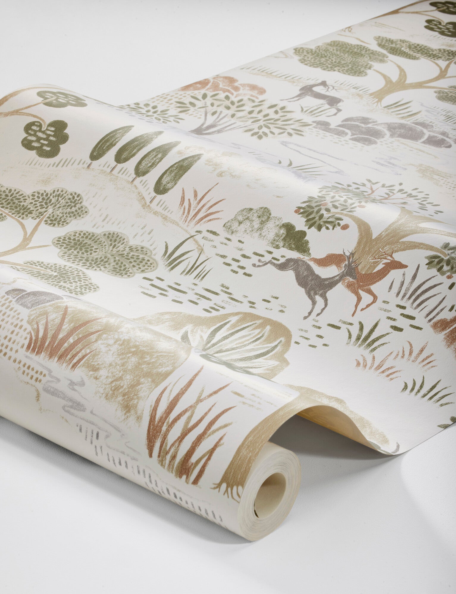 Indulge in the naturalistic allure of our Diana wallpaper in muted tones of olive green, terracotta and warm gray and beige tones. 