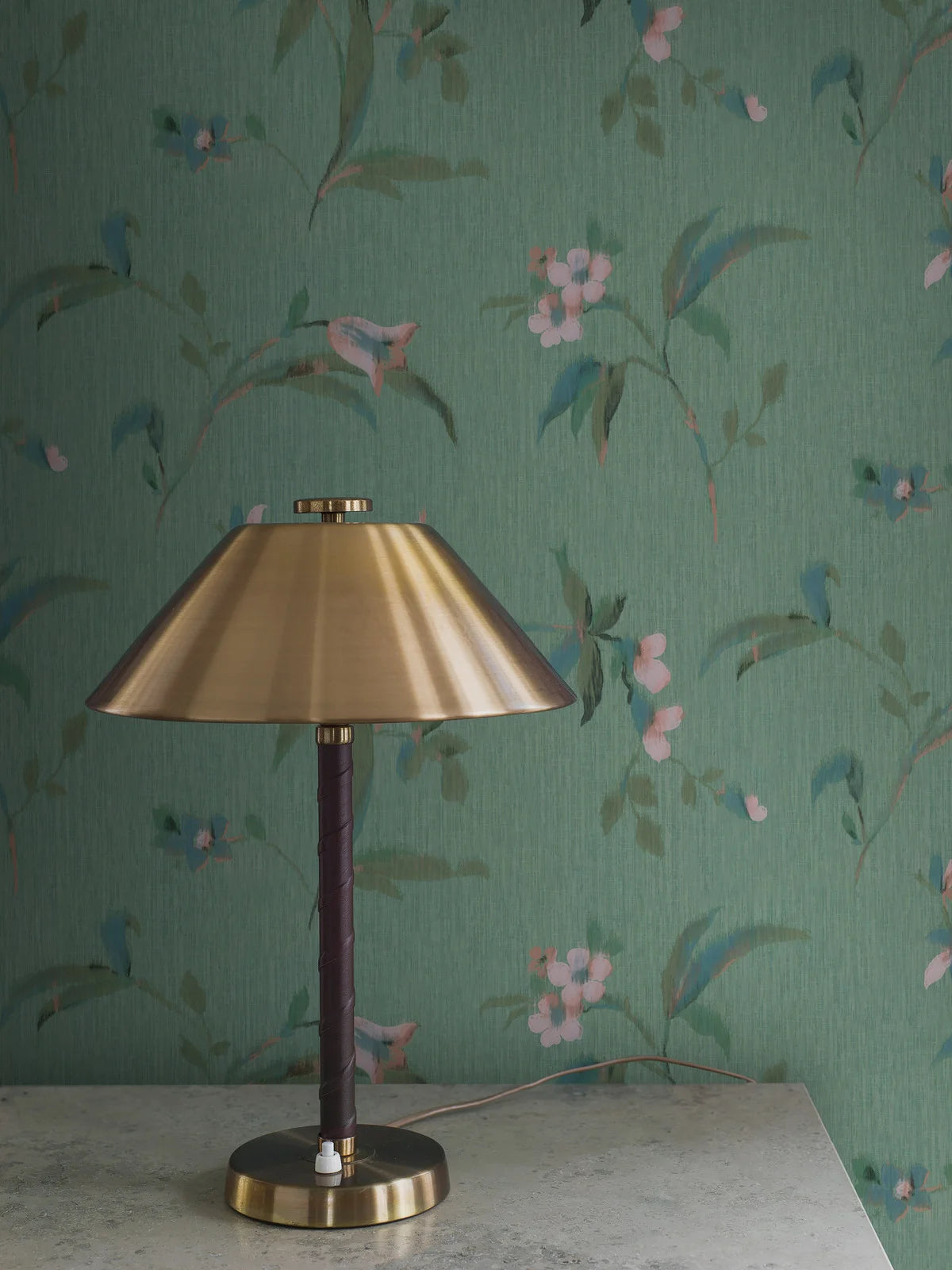 Colored in the original scheme of pink, blue and green turquoise, our Marlene wallpaper takes you to a world of vintage charm and Swedish Grace.