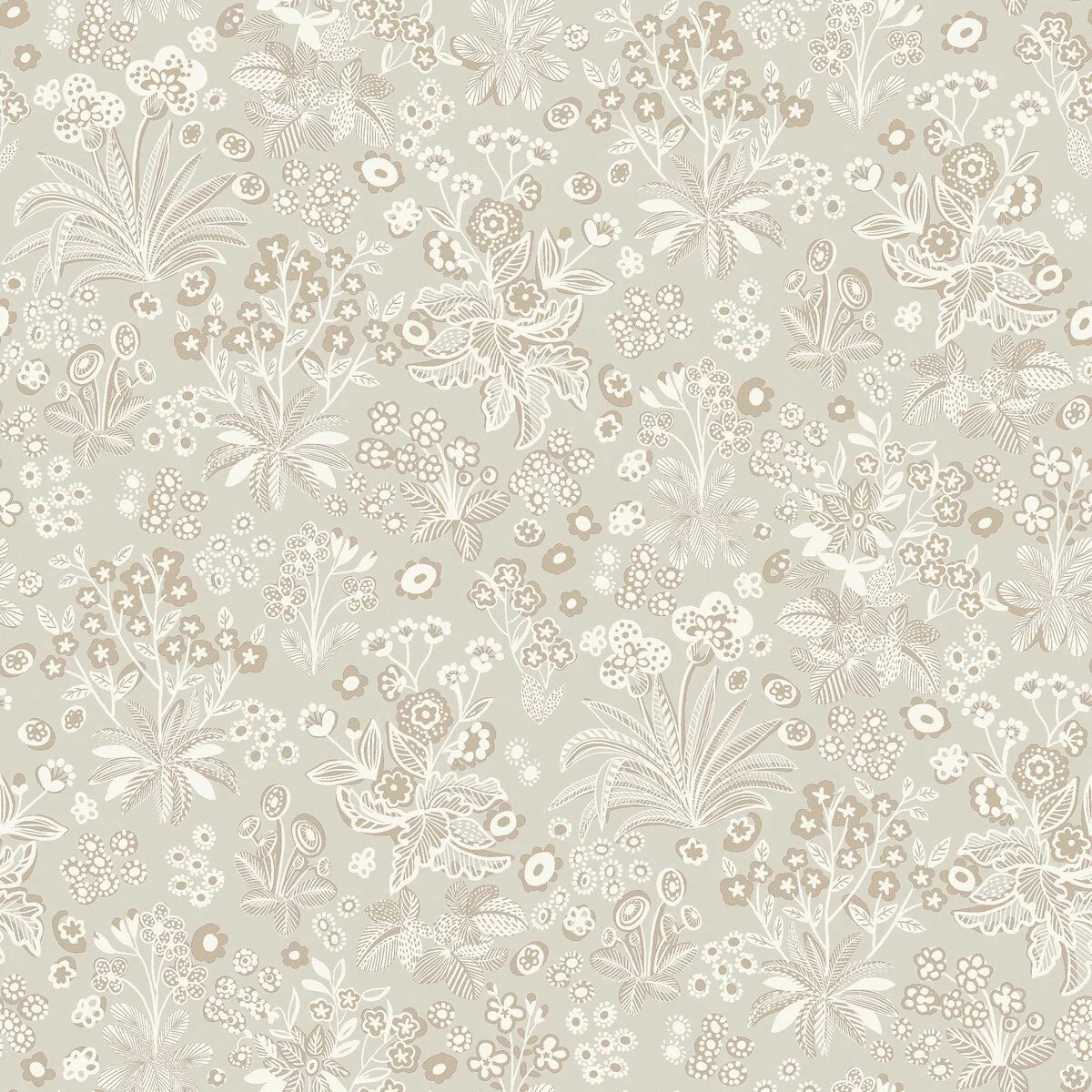 Colored in a harmonious and soft color scheme of warm greys and caramel beiges, our Tuva wallpaper offers depth and interest to your walls.