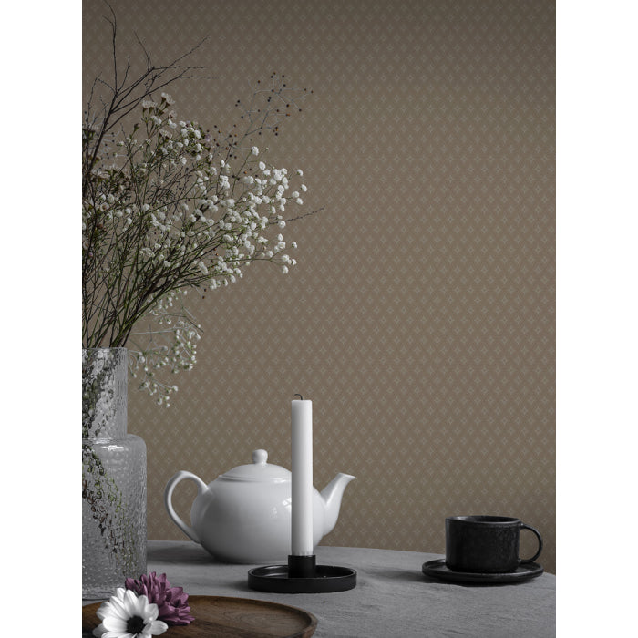 Lillstjärna wallpaper is a beloved classic that never ceases to be popular. Small, detailed, and friendly.