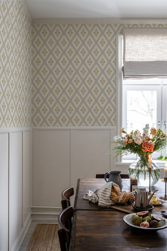  The wallpaper Astrid is one of our beloved timeless classics. 