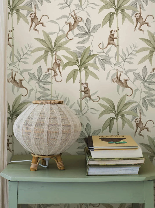 Light and airy tones of mint green, and brown on a warm white background, our Jungle Friends children’s wallpaper radiates a refreshing and playful vibe.