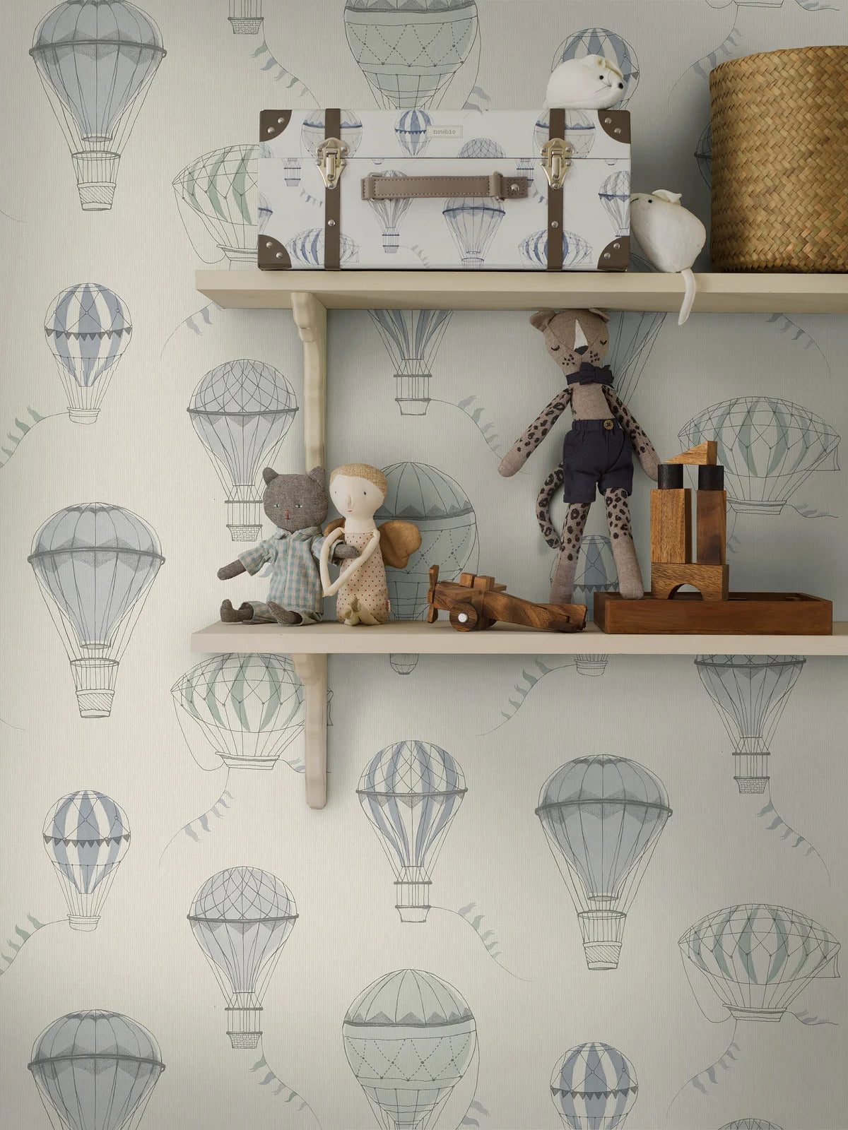 Join your little explorer on a journey high into the clouds with our "Up in the Sky" children’s wallpaper.